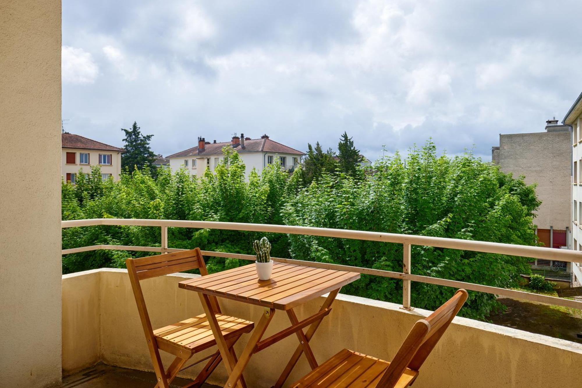 Les Hirondelles - 2 Chambres, 3 Lits, Climatisation Et Balcon Μπουργκ-αν-Μπρες Εξωτερικό φωτογραφία